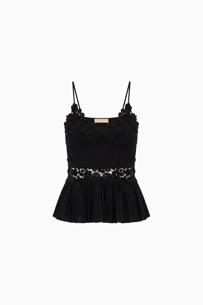 Top peplum in crochet nero di lusso, orlo plissettato - Flat Lay | Ulla Johnson