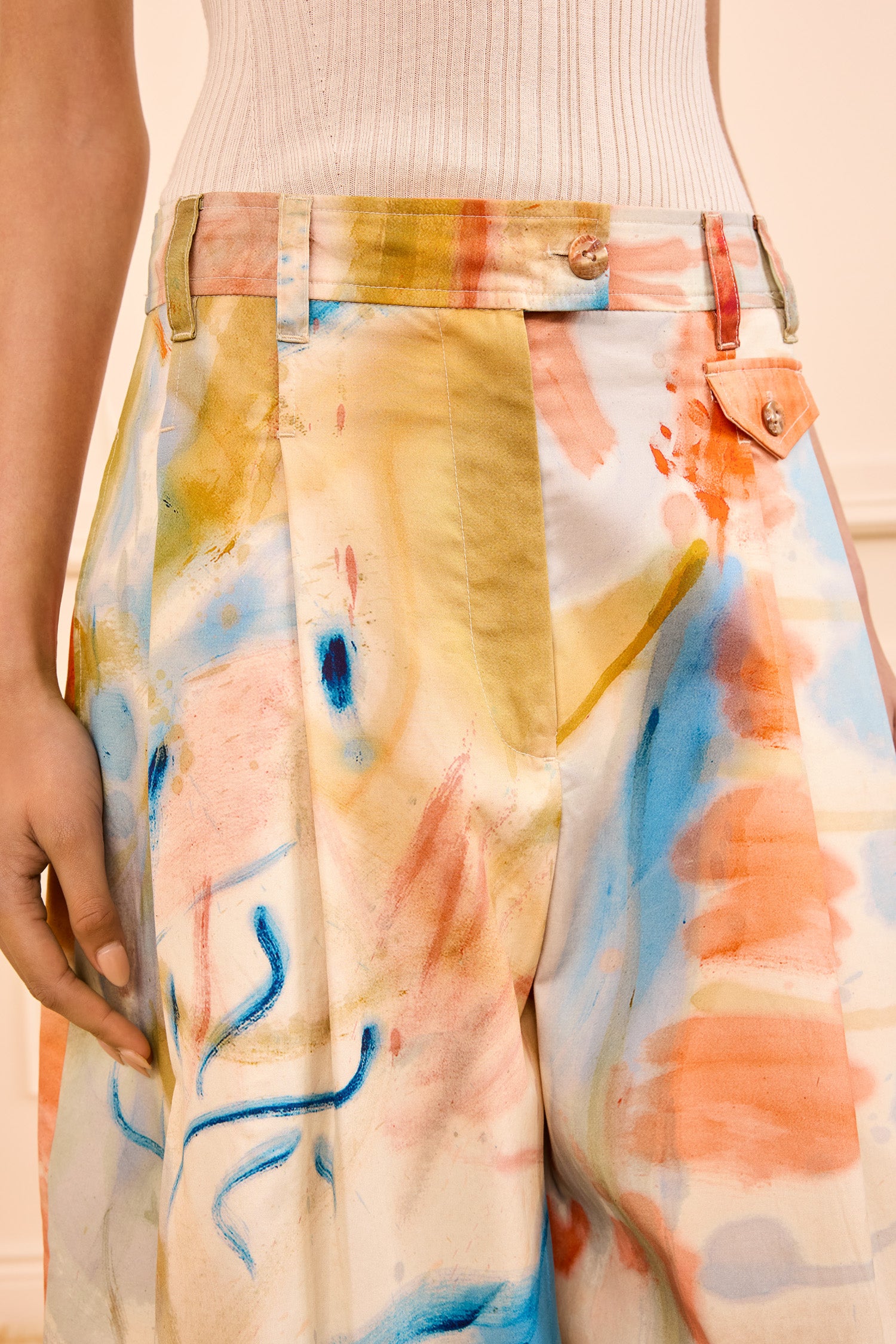 Ulla Johnson Western Dream Cotton Wide Leg Trouser - Waist & Pleat Detail Close-Up | Ulla Johnson