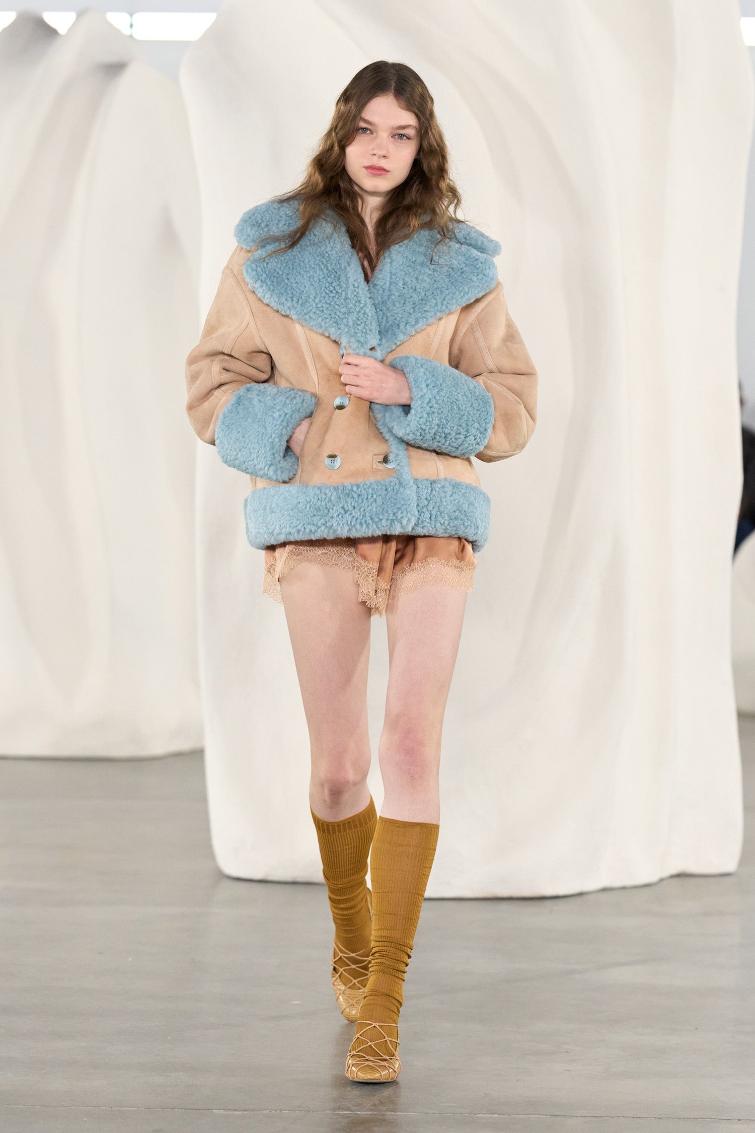 Ulla Johnson Georgina Silk Short in Macaroon - AW26 Runway Look 40 | Ulla Johnson