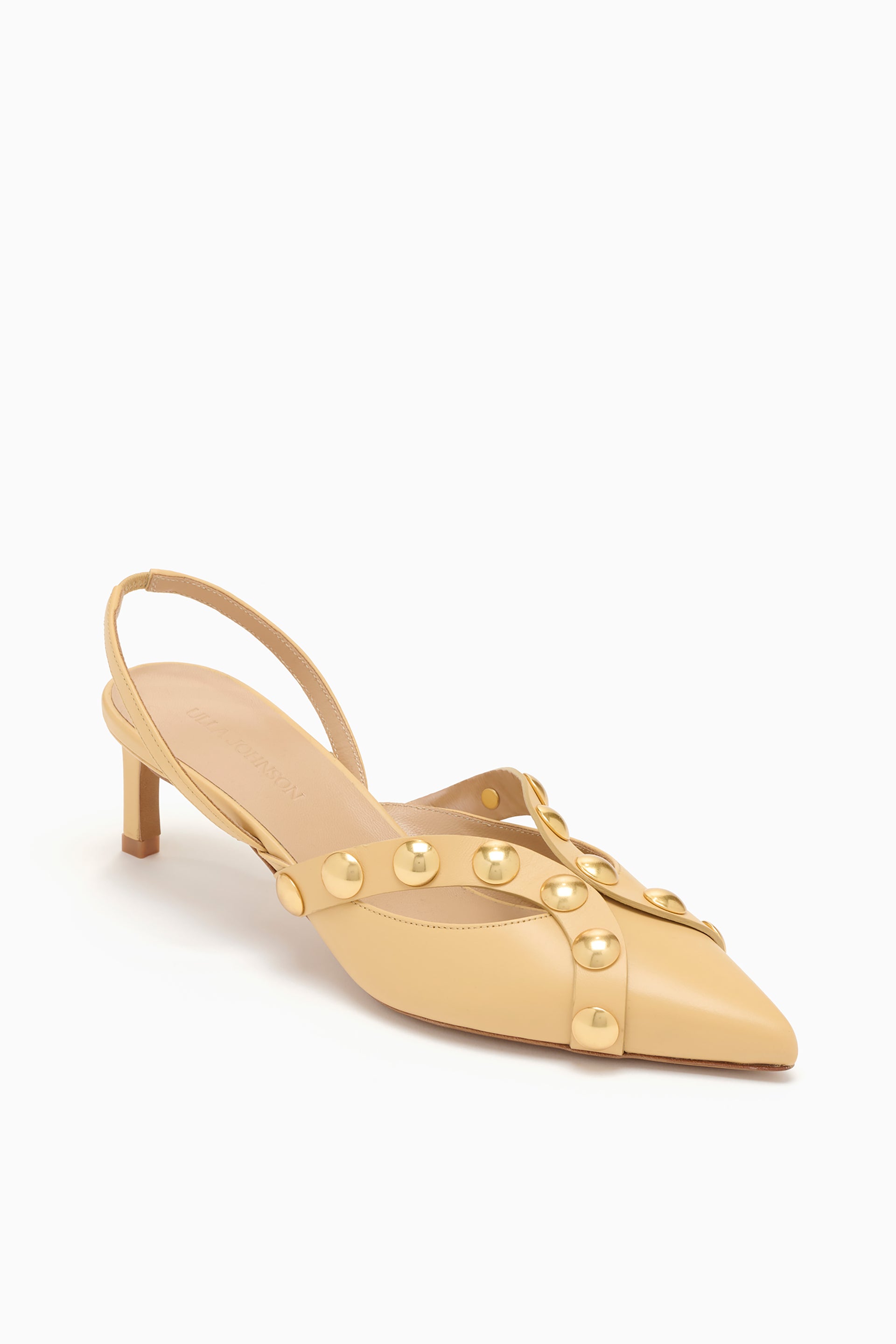 Ulla Johnson ⁣⁢Escarpin kitten heel slingback clouté Vendome Miele Leather - Angle trois quarts, clous dôme dorés de designer | Ulla Johnson⁤⁣
