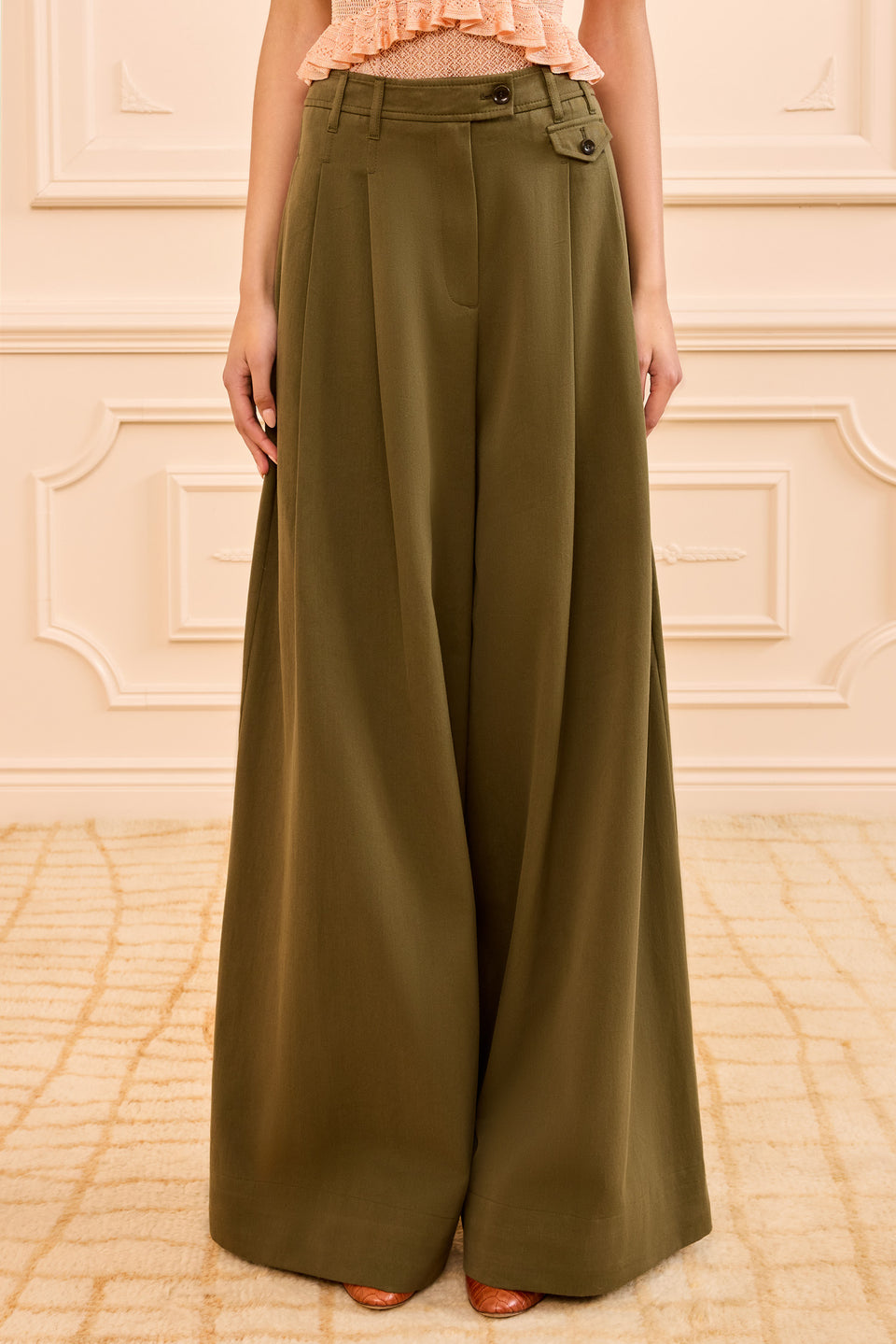 Olive Green Cotton Twill Wide Leg Trousers - Close Up Front Detail | Ulla Johnson