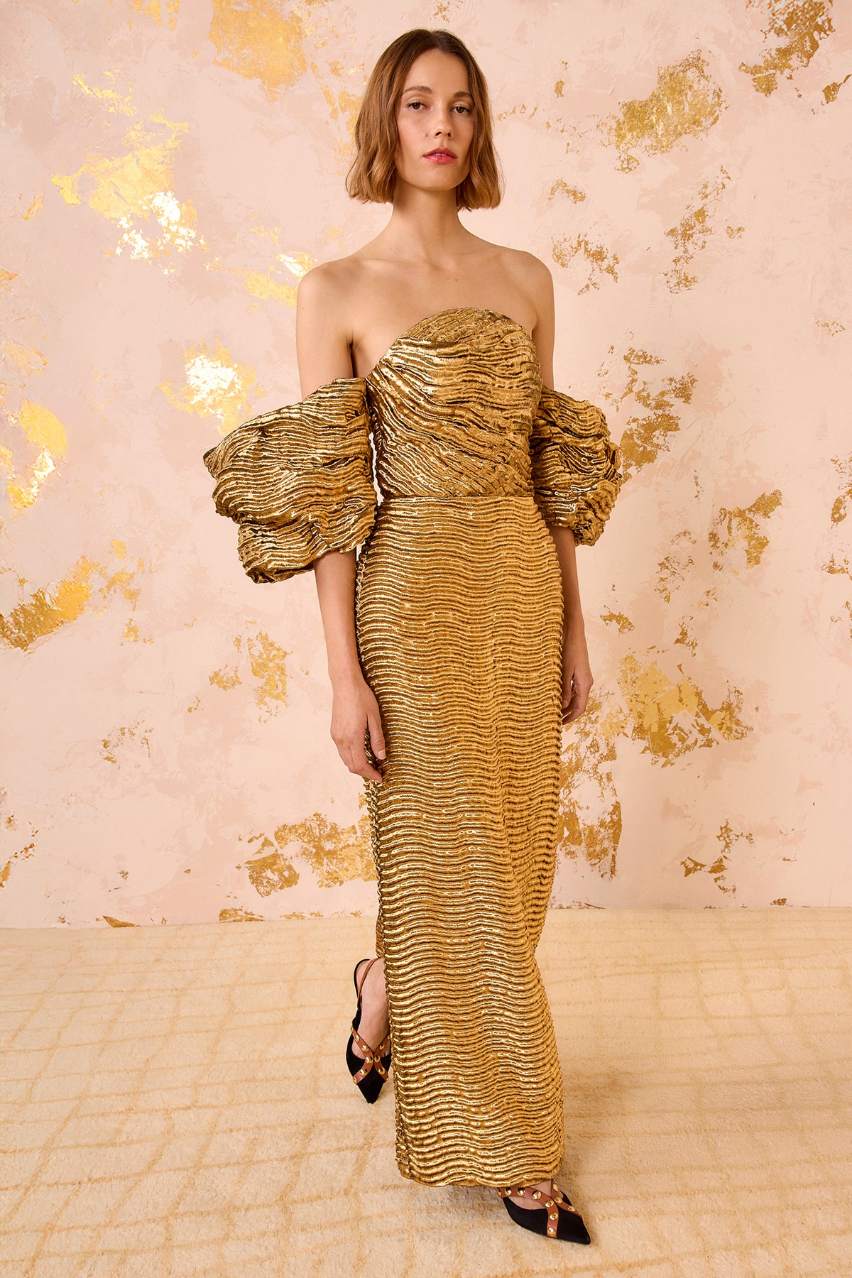 ⁣⁢Abito Lungo Drappeggiato Oro Metallizzato Nisha - Vista Frontale | Ulla Johnson⁤⁣