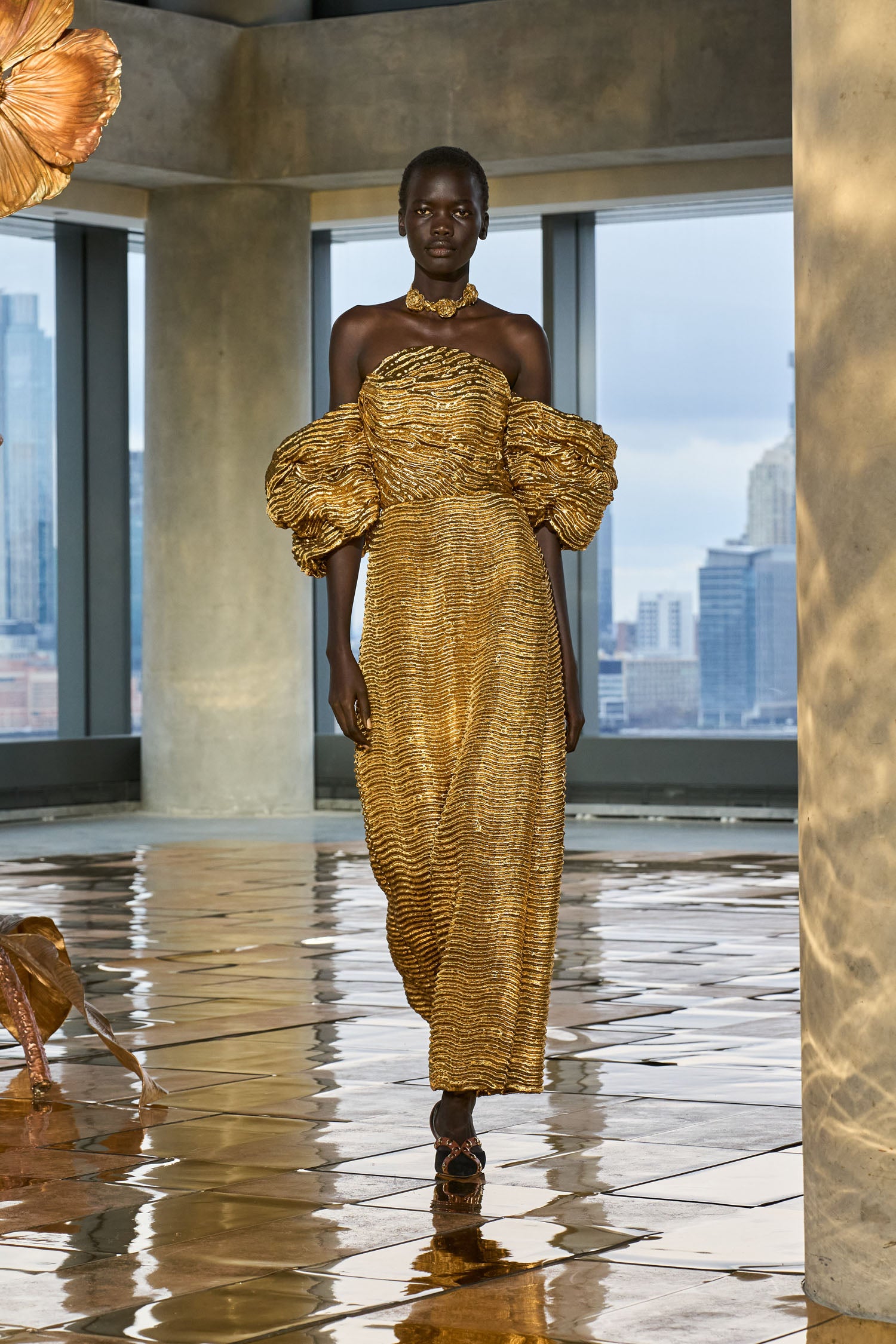 Ulla Johnson ⁣⁢Abito Gold Metallic Nisha da Sfilata Look 58 - Vista Frontale | Ulla Johnson⁤⁣