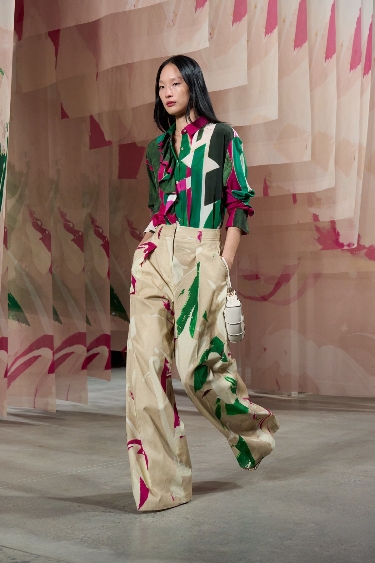 Comet Cotton Twill Pants - SS25 Runway Look, Luxury Wide-Leg Trousers in Motion | Ulla Johnson
